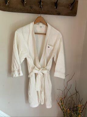 Tommy Hilfiger Cream Waffle-Knit Bath Robe with Logo Pocket
